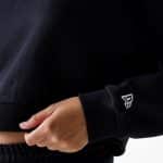 NEW ERA WMNS MLB MIDI LE CROP CREW NEYYAN  BLK - Image 5