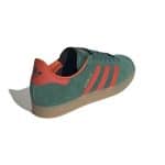 ADIDAS ORIGINALS GAZELLE             CGREEN/PRERED/GUM3 - Image 4