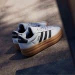 ADIDAS VL COURT  BOLD J FTWWHT/CBLACK/WONBEI - Image 11