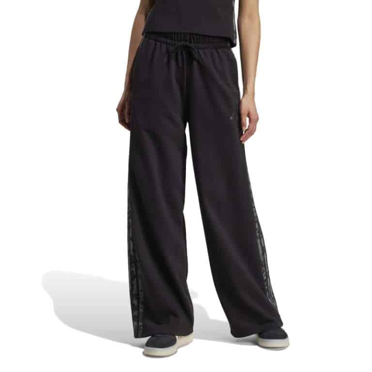 JM1840.jpg ADIDAS W AOP FT PT BLACK/MULTCO - Image 1